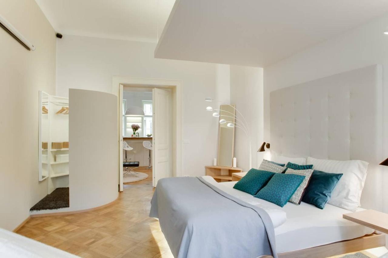 Bright Prague Na Porici Apartment Екстериор снимка