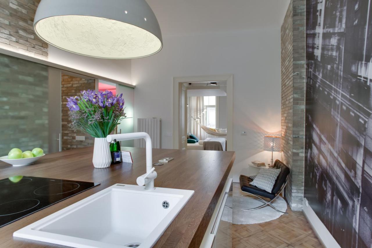 Bright Prague Na Porici Apartment Екстериор снимка